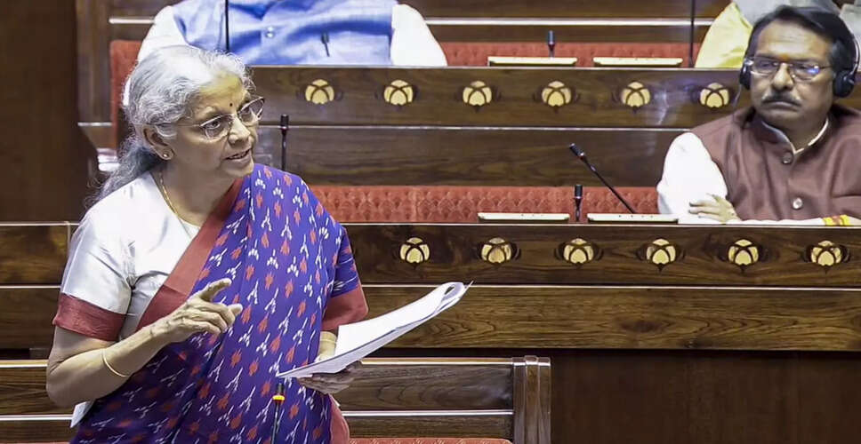 2033 तक सभी के लिए स्वास्थ्य बीमा का लक्ष्य: वित्त मंत्री