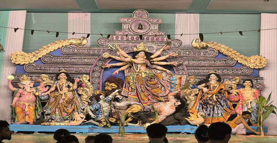 गुवाहाटी में दुर्गा पूजा को लेकर विवाद, मेयर और स्थानीय निवासियों के बीच टकराव