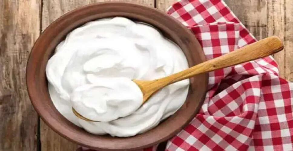 दही के साथ नमक या चीनी: क्या है बेहतर विकल्प?