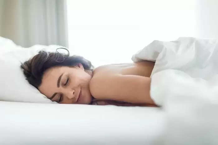 क्या नग्न अवस्था में सोना स्वास्थ्य के लिए हानिकारक है?