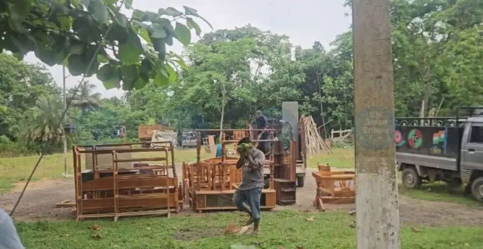 असम के उरियामघाट में अवैध बसावट के खिलाफ कार्रवाई से पहले निवासियों का पलायन