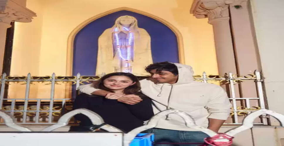 अहान पांडे और अनीत पड्डा ने 'सैयारा' के रिलीज के 50 दिन पूरे होने का मनाया जश्न