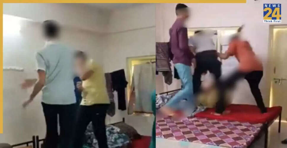 गुजरात में छात्र की बर्बर पिटाई का वीडियो वायरल
