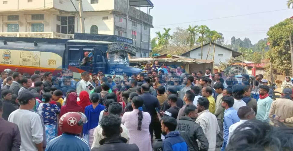 डिगबोई में राष्ट्रीय राजमार्ग-38 पर प्रदर्शन से यातायात प्रभावित