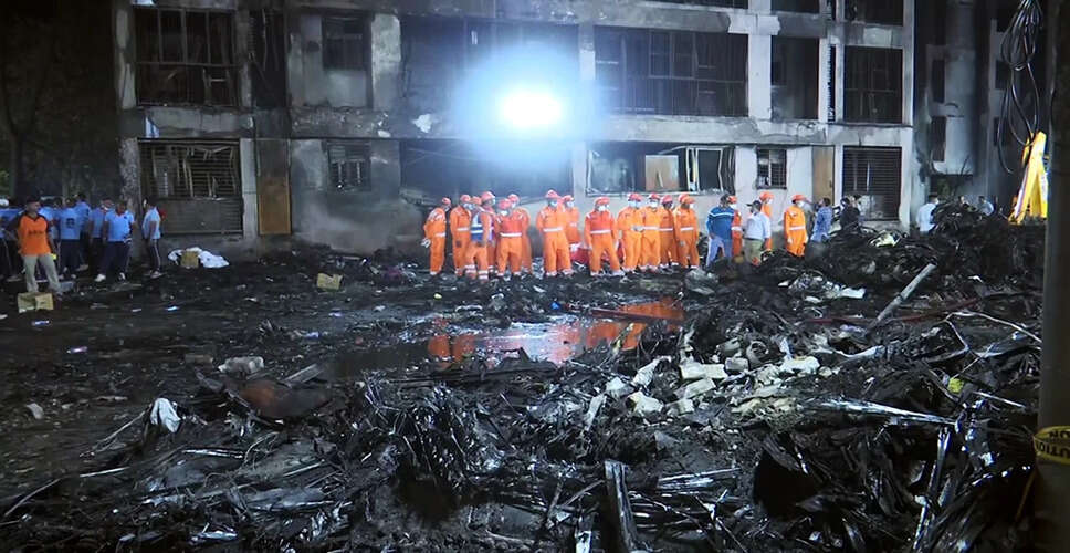 अहमदाबाद एयर इंडिया विमान दुर्घटना में मृतकों की संख्या 297 हुई, पीएम मोदी ने घायलों से की मुलाकात