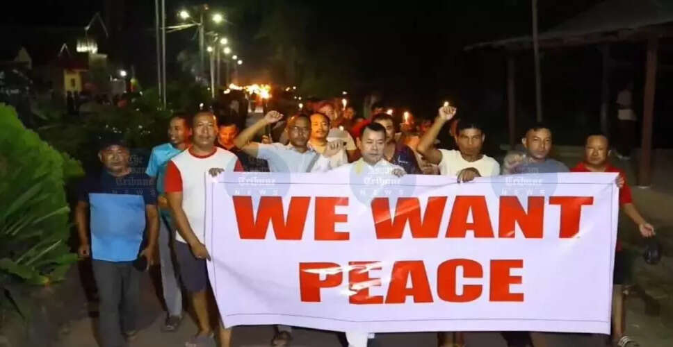 मणिपुर में शहीदों को श्रद्धांजलि: मोमबत्ती जलाकर शांति की अपील