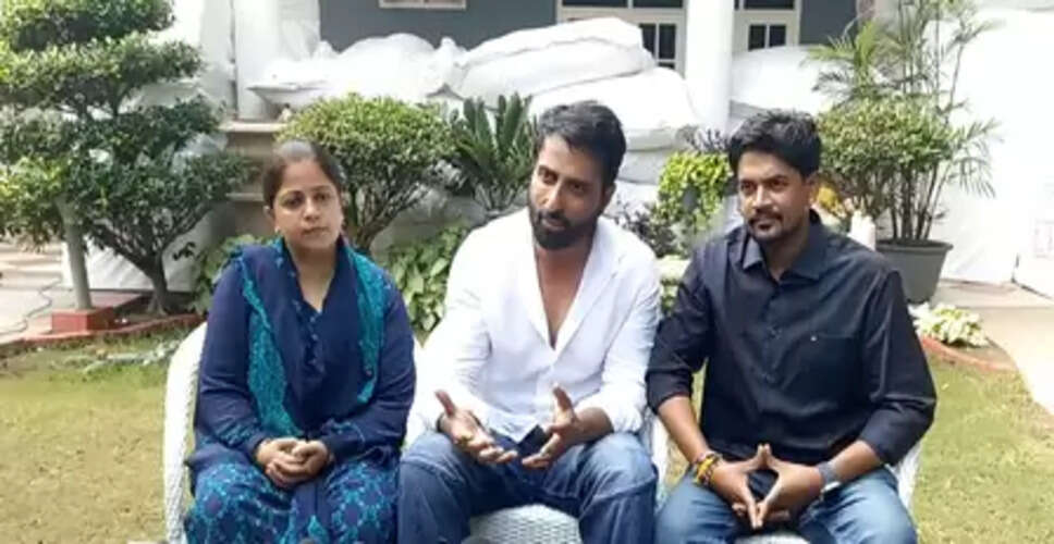 बहन के साथ बाढ़ पीड़ितों की मदद के लिए पंजाब पहुंचे सोनू सूद, बोले- 'असली चुनौतियां बाकी हैं'