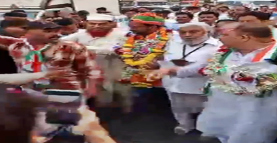वीडियो में शिव सेना (यूबीटी) उम्मीदवार के लिए प्रचार करता दिखा मुंबई विस्फोट का दोषी, उपजा विवाद