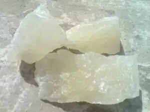 बुरी नजर से बचने के घरेलू उपाय: फिटकरी और रुई का उपयोग