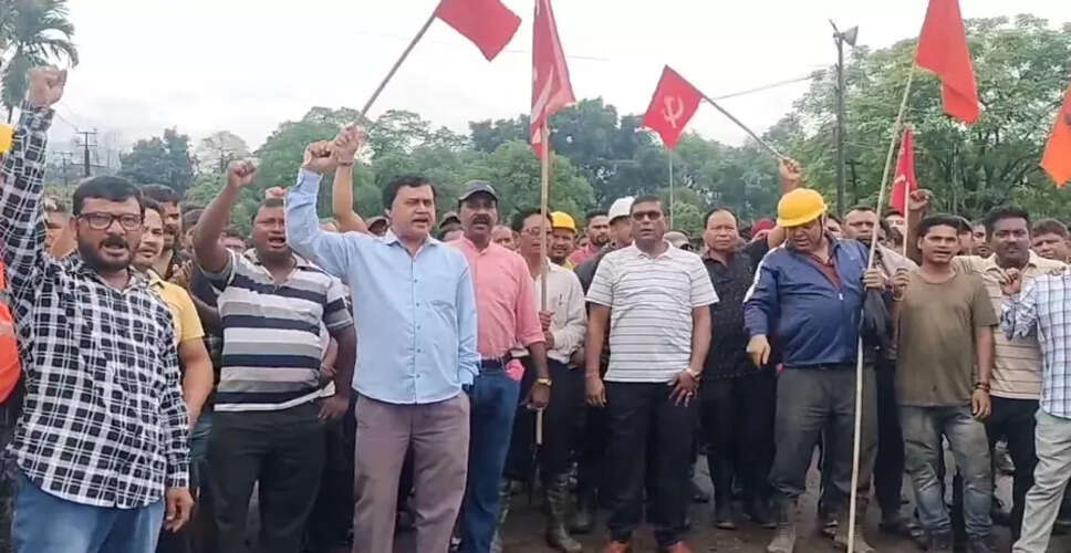कोल इंडिया के ठेकेदारों के खिलाफ श्रमिकों का प्रदर्शन
