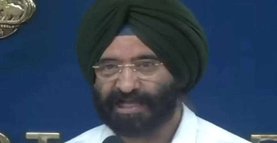दिल्ली सरकार ने समाप्ति के निकट वाहनों के लिए ईंधन प्रतिबंध को रोका