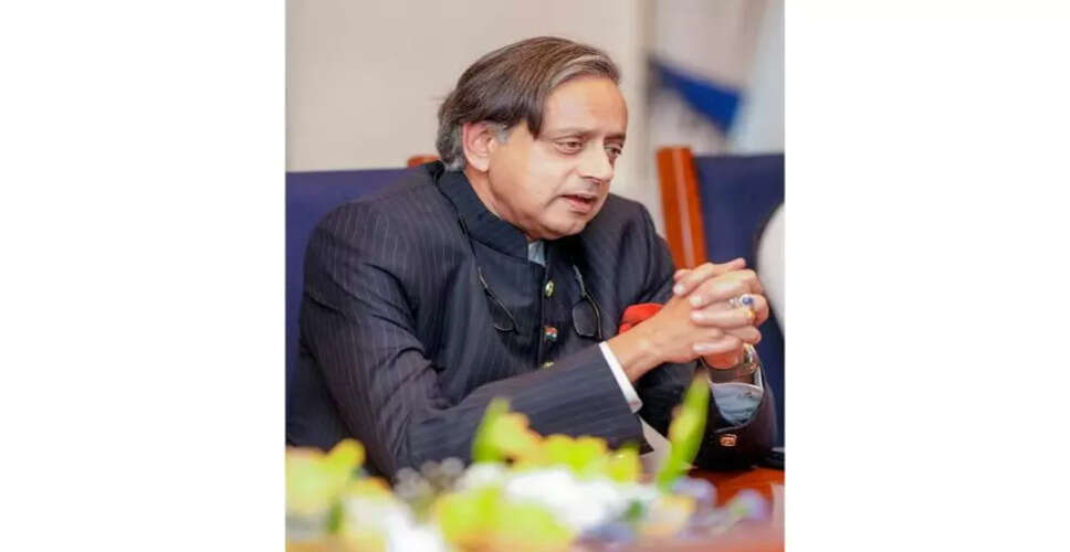 शशि थरूर ने कांग्रेस नेताओं पर साधा निशाना, आतंकवाद पर दिए बयान को बताया विकृत