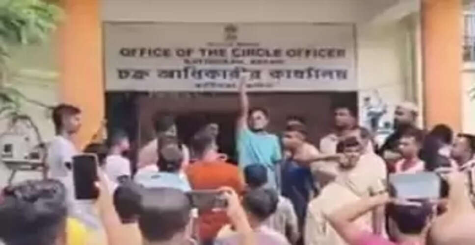 सीमा सुरक्षा बल के हमले में युवक की मौत, असम में प्रदर्शन