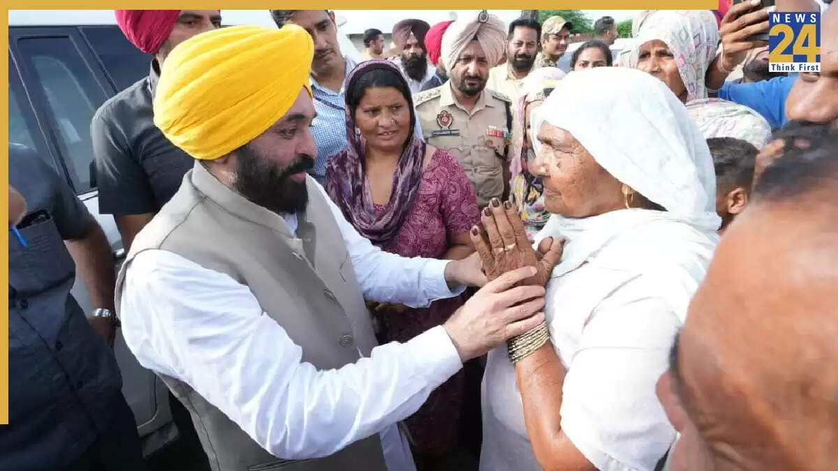पंजाब के मुख्यमंत्री ने बाढ़ प्रभावित क्षेत्रों का दौरा किया, राहत राशि में वृद्धि की मांग की