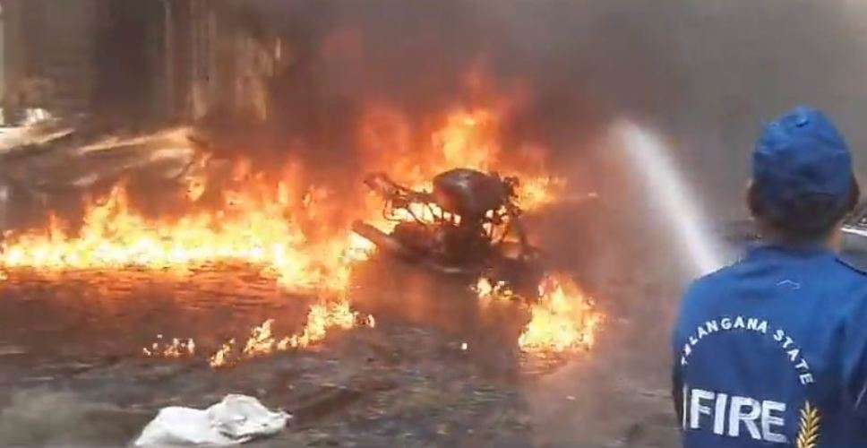 हैदराबाद में एक इमारत में आग लगने से छह की मौत
