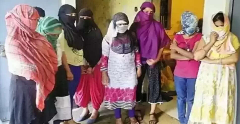 झज्जर में पुलिस की छापेमारी: अनैतिक गतिविधियों में लिप्त सात लोग गिरफ्तार