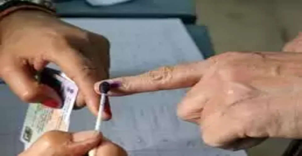 बिहार विधानसभा चुनाव: एनडीए और महागठबंधन के बीच कांटे की टक्कर