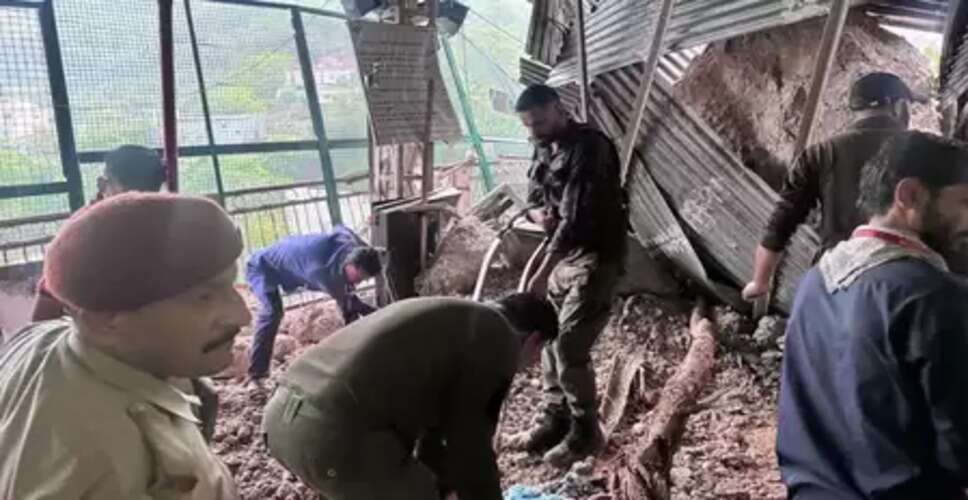 कटरा-वैष्णो देवी मार्ग पर बड़ा हादसा, अर्धकुंवारी में भूस्खलन से 5 श्रद्धालुओं की मौत, 14 घायल