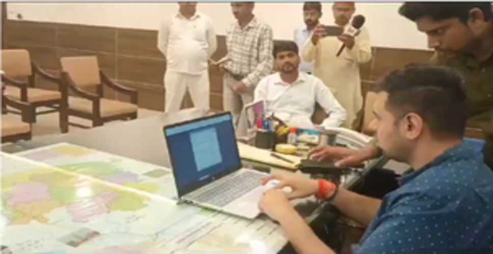 'डिजिटल इंडिया' के तहत महराजगंज में ई-ऑफिस प्रणाली की शुरुआत