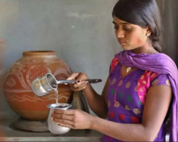 गर्मी में मिट्टी के मटके का पानी: स्वास्थ्य के लिए फायदेमंद