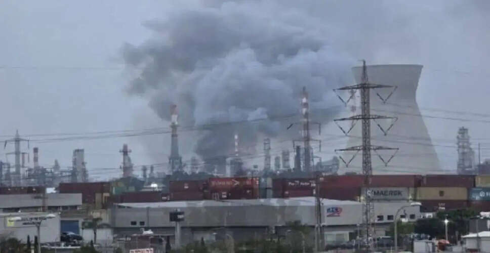 ईरान ने इजराइल के हाइफा में तेल रिफाइनरी पर किया हमला