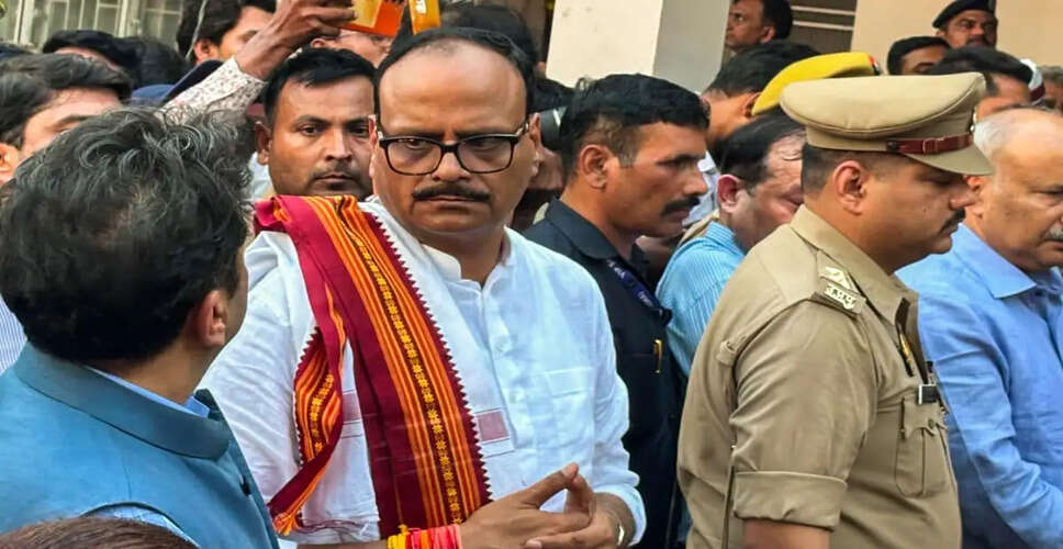 लखनऊ में आग हादसे के बाद सख्त कार्रवाई, चार गिरफ्तार