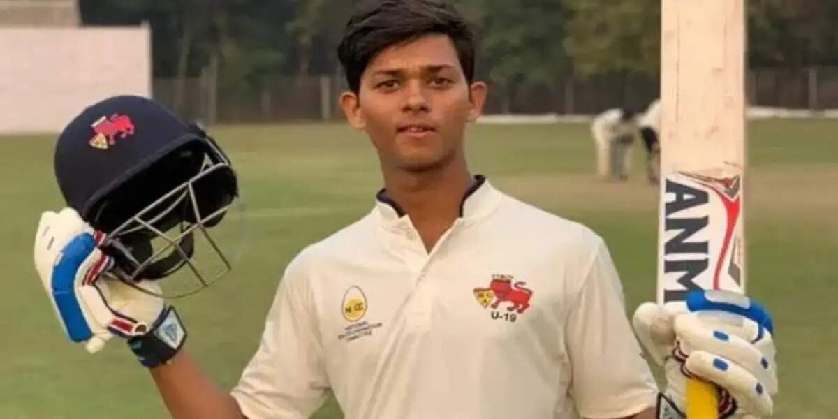 यशस्वी जायसवाल का तूफानी दोहरा शतक, चैंपियंस ट्रॉफी से बाहर होने के बाद मचाया बवाल