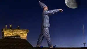 नींद में चलने वाले लोग: मल्टीटैलेंटेड और तेज दिमाग वाले