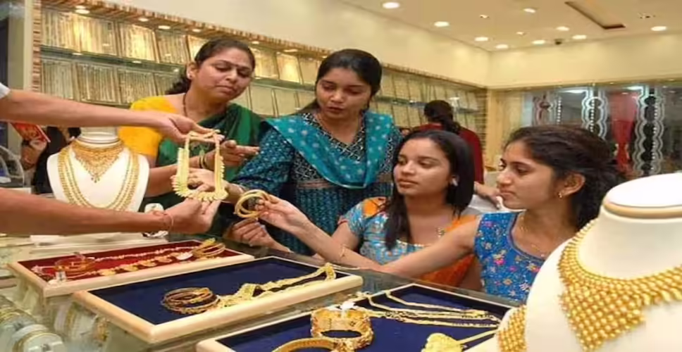 सोने की कीमतों में गिरावट: निवेशकों के लिए सुनहरा अवसर