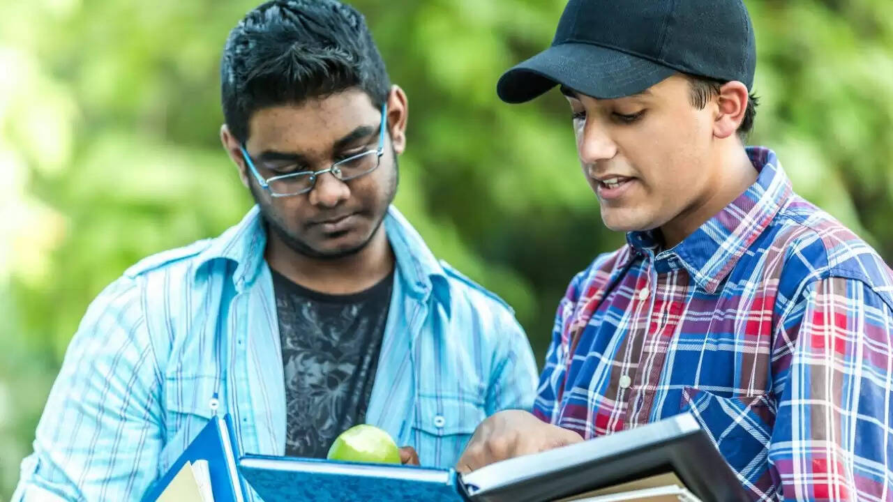 UPSC CSE Mains 2025: रिजल्ट जारी, 2736 अभ्यर्थी इंटरव्यू के लिए चयनित