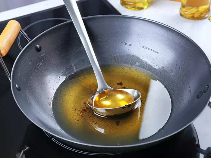दान करते समय इन चीजों से बचें: जानें क्यों हैं अशुभ