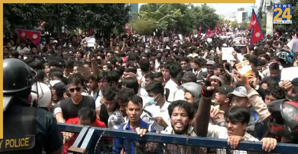 नेपाल में राजनीतिक संकट: क्या यह आंतरिक अस्थिरता या वैश्विक शक्तियों का संघर्ष है?