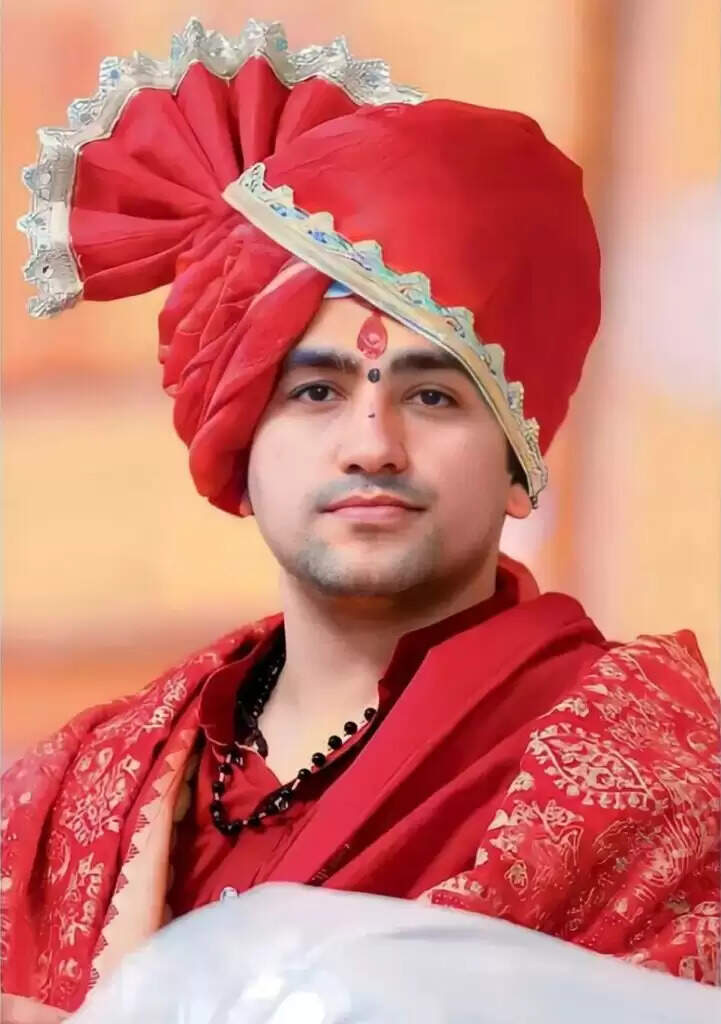 धीरेंद्र शास्त्री का नया वीडियो: महिला की समस्याओं का समाधान