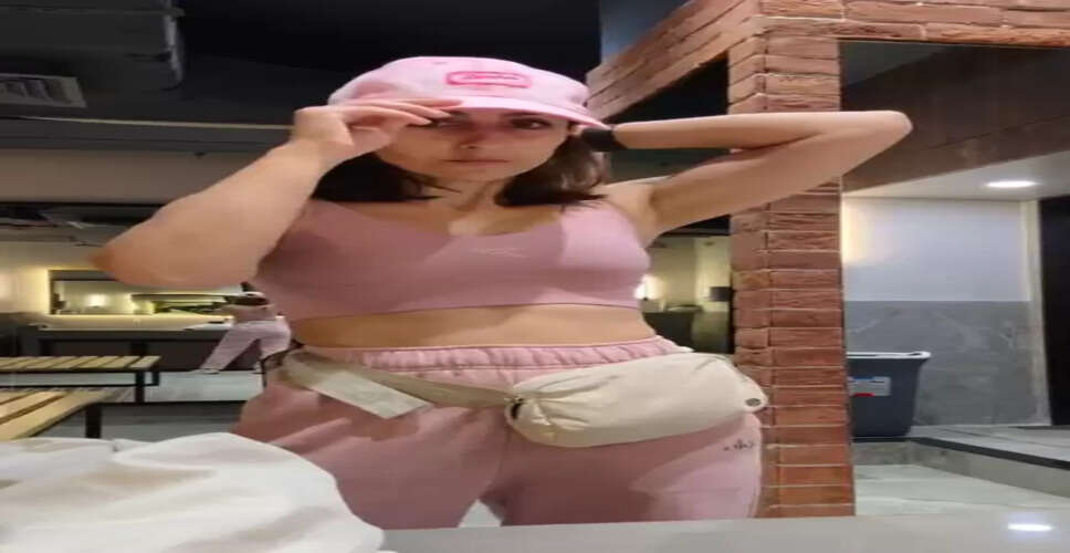 मांसपेशियां और मस्कारा दोनों ही बरकरार रहते हैं: सोहा अली खान