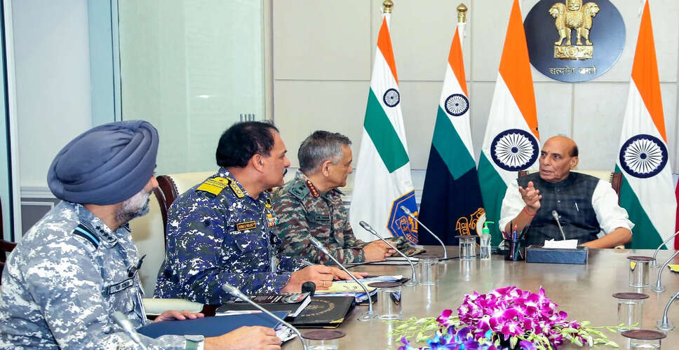 रक्षा मंत्री राजनाथ सिंह ने पाकिस्तान को दी चेतावनी, आतंकवाद के खिलाफ कार्रवाई के लिए तैयार
