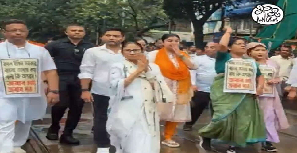 ममता बनर्जी ने भाजपा पर बंगाली भाषियों के उत्पीड़न का आरोप लगाया