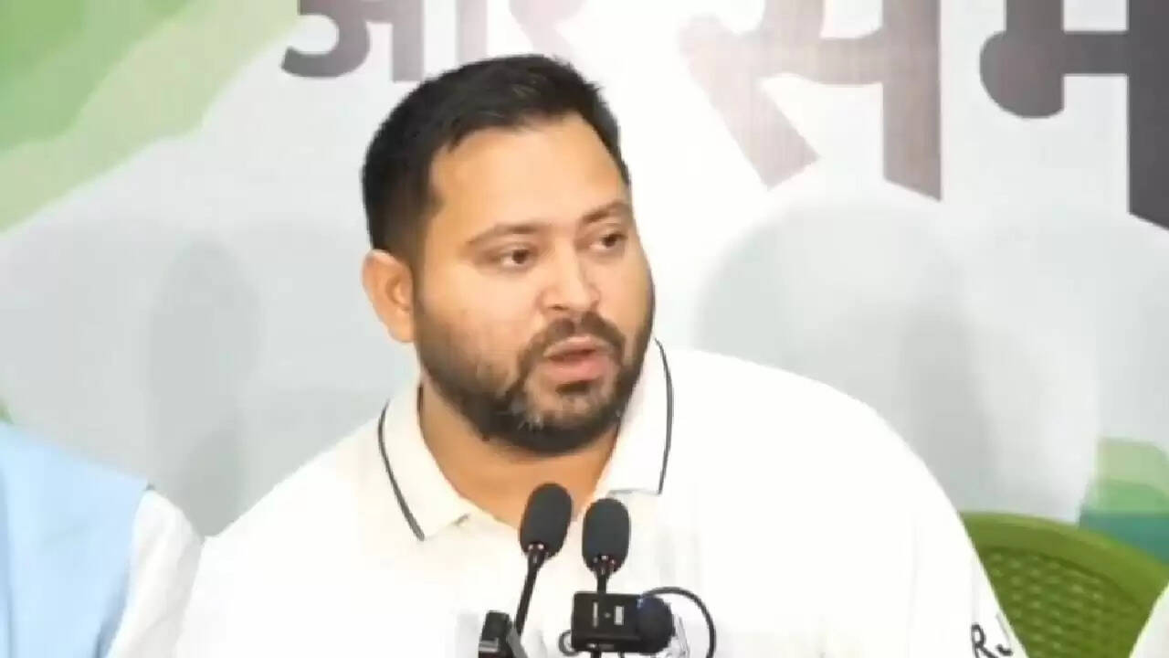 तेजस्वी यादव का चुनाव आयोग पर हमला, बिहार में बदलाव की उम्मीद