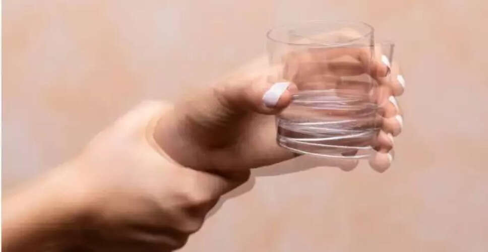 हाथ-पैर कांपने के कारण: जानें क्या हो सकते हैं गंभीर संकेत