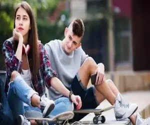 कैसे जानें कि लड़की आपको पसंद नहीं करती: 3 संकेत