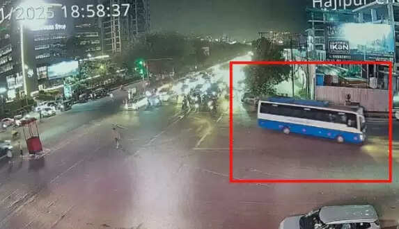 नोएडा में महिला हत्या का मामला: प्रेमी ने किया हत्या, शव के टुकड़े किए