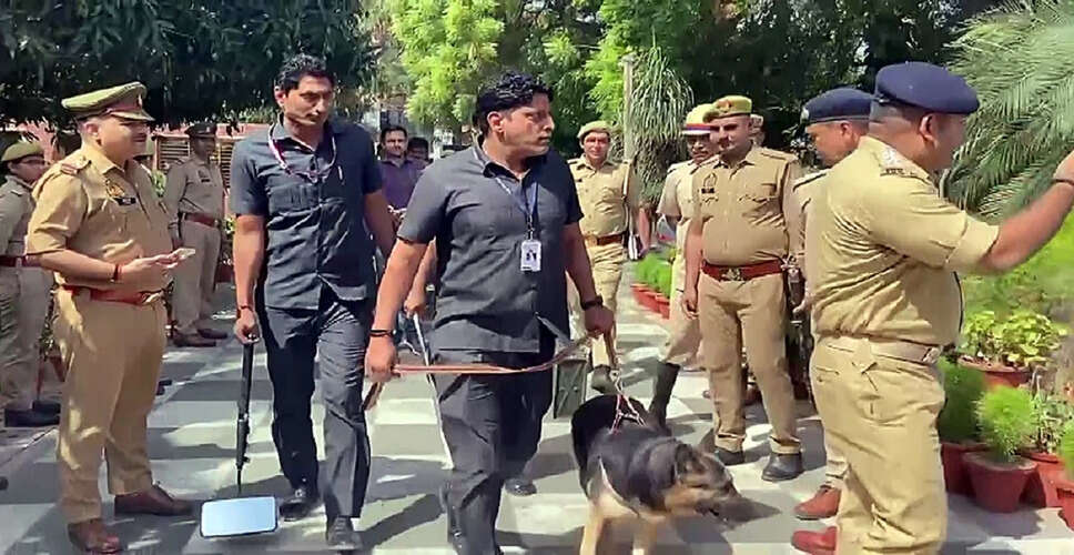 दिल्ली हवाई अड्डे और स्कूलों को बम की धमकी, जांच जारी