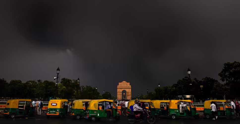 दिल्ली-एनसीआर में मौसम का कहर: तेज आंधी और मूसलाधार बारिश से जनजीवन प्रभावित