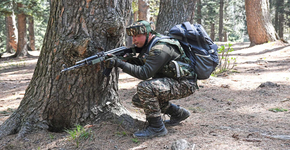 उधमपुर में जैश-ए-मोहम्मद के आतंकवादियों के खिलाफ सुरक्षा बलों का अभियान जारी