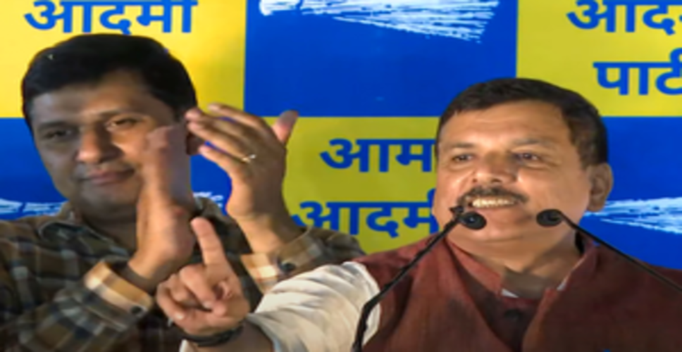 संजय सिंह जेल से छूटने के बाद बोले : केजरीवाल इस्तीफा नहीं देंगे, सीएम की पत्नी से की मुलाकात