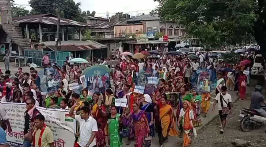 मार्घेरिटा में जनजातीय संगठनों का बड़ा प्रदर्शन
