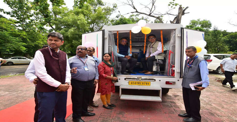 गुवाहाटी में पासपोर्ट सेवा मोबाइल वैन का शुभारंभ