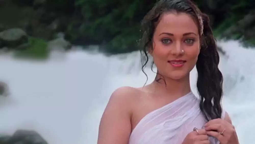 बॉलीवुड के 5 सुपरस्टार जो अब गुमनामी में खो गए हैं