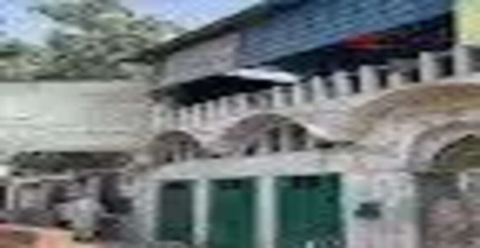 प्रयागराज रेलवे स्टेशन के पास मस्जिद को खाली करने का आदेश