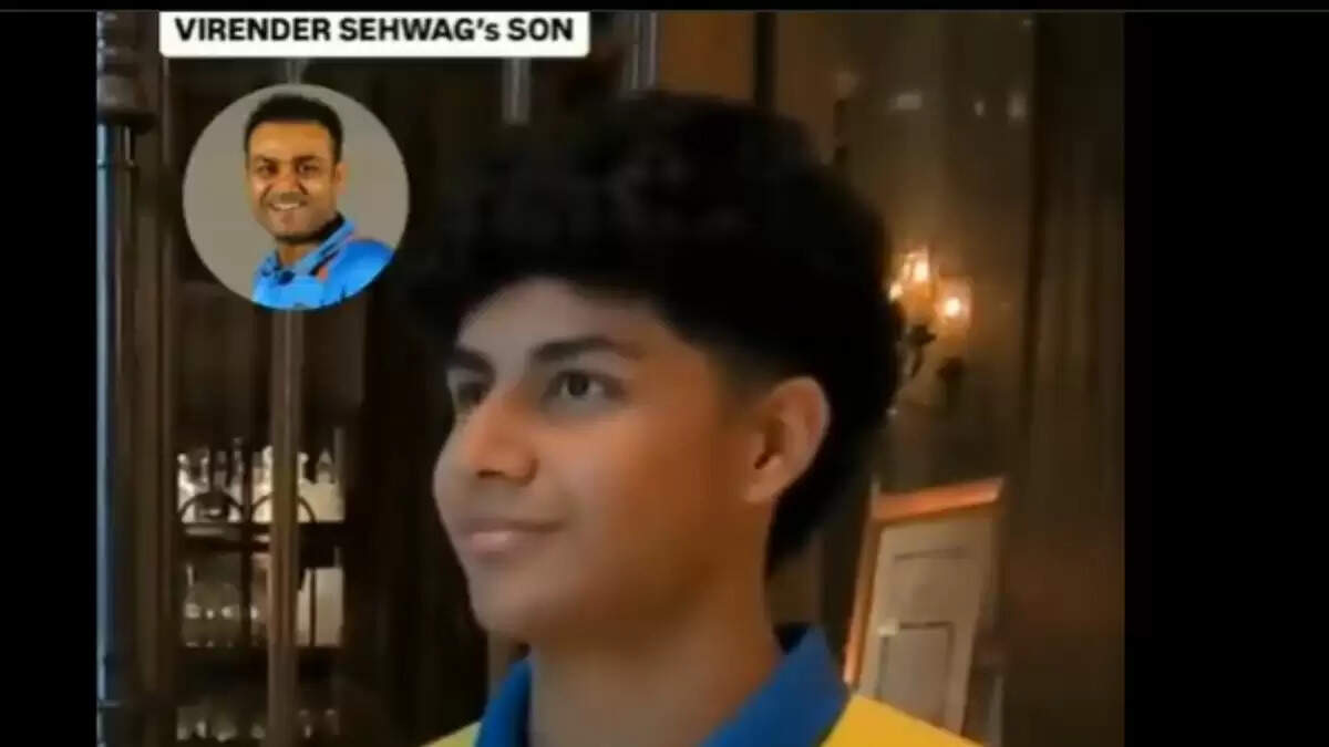 आर्यवीर सहवाग ने शुभमन गिल को बताया धोनी और रोहित से बड़ा खिलाड़ी