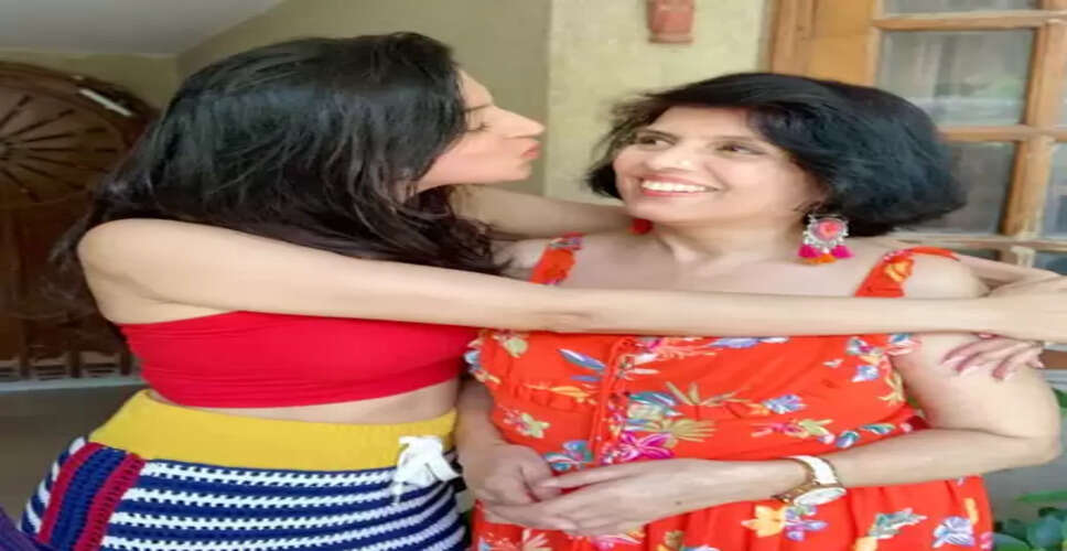 'आपसे प्यार करती हूं और बहुत याद करती हूं', मां को याद कर भावुक हुईं दिव्या खोसला